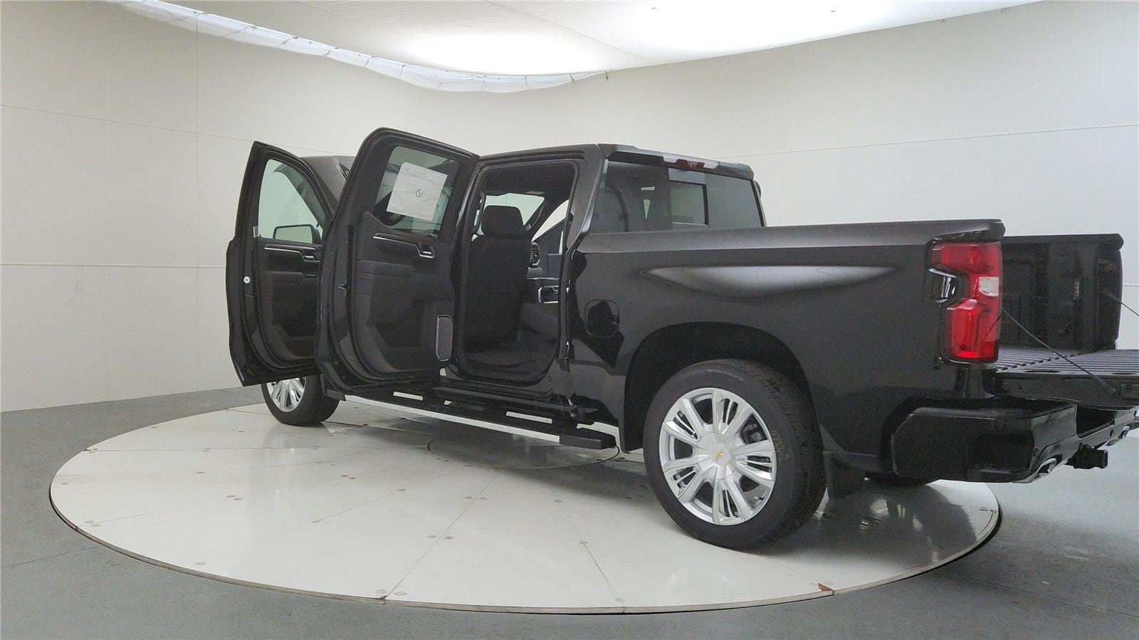 2026 Chevrolet Silverado 1500 High Country - Photo 11