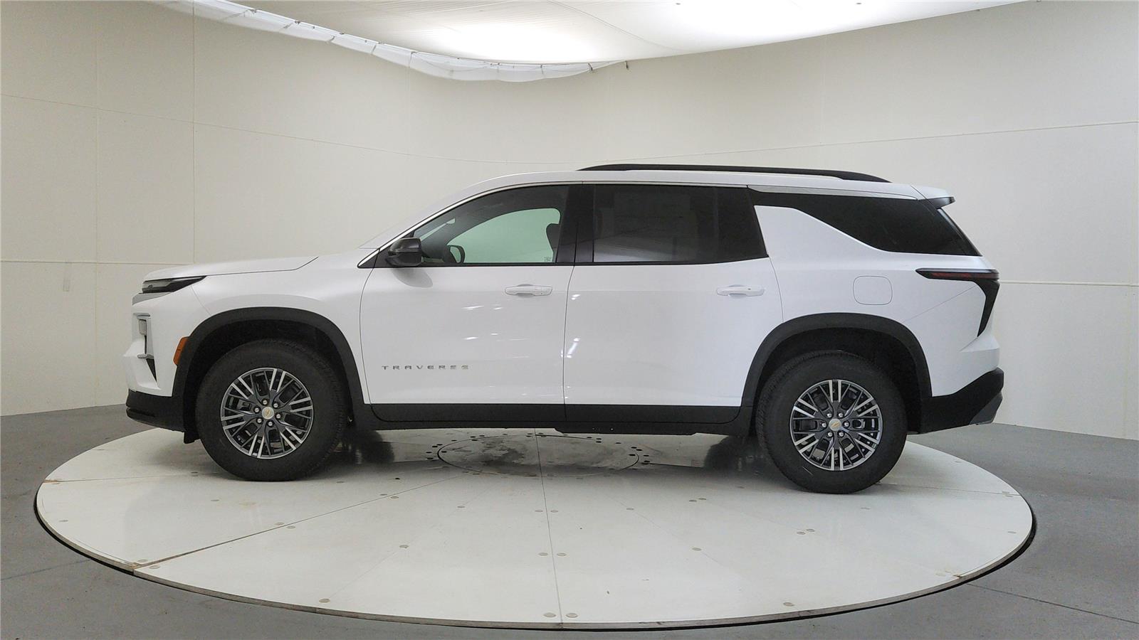 2026 Chevrolet Traverse photo 3