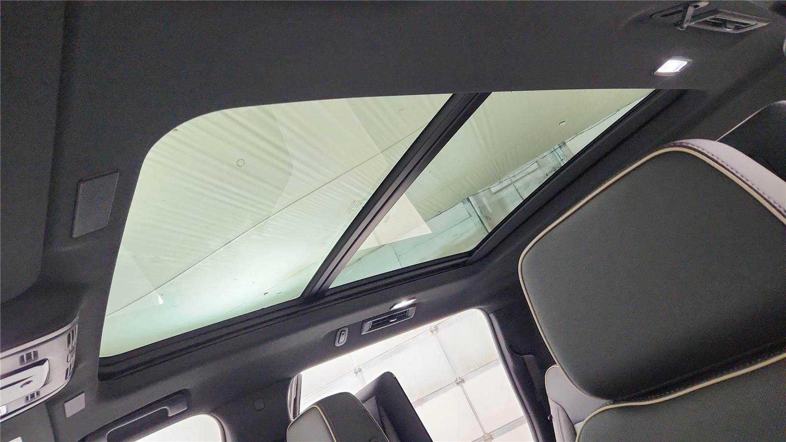 2026 Chevrolet Suburban Premier - Photo 17