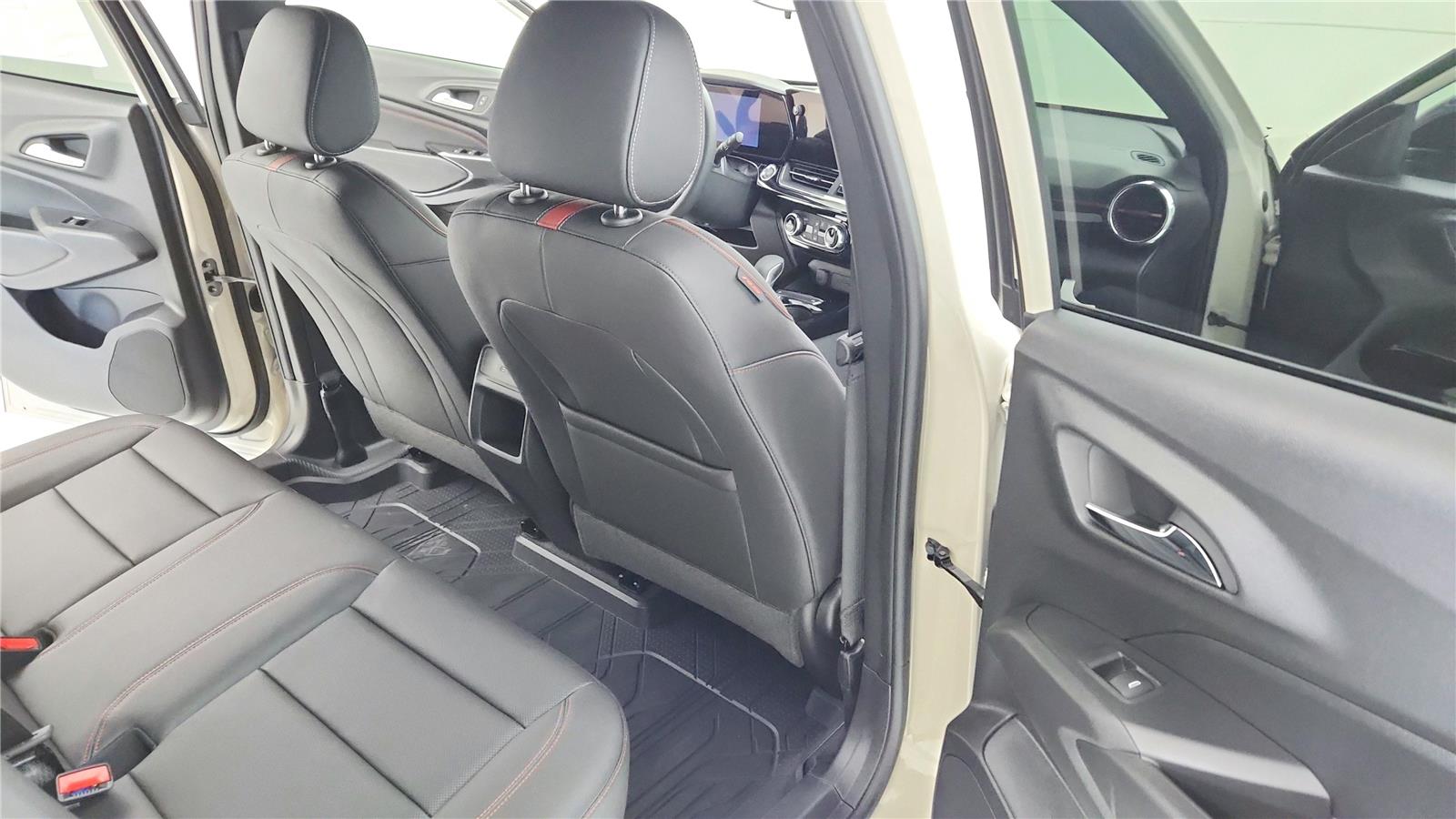 2026 Chevrolet Trax RS - Photo 25