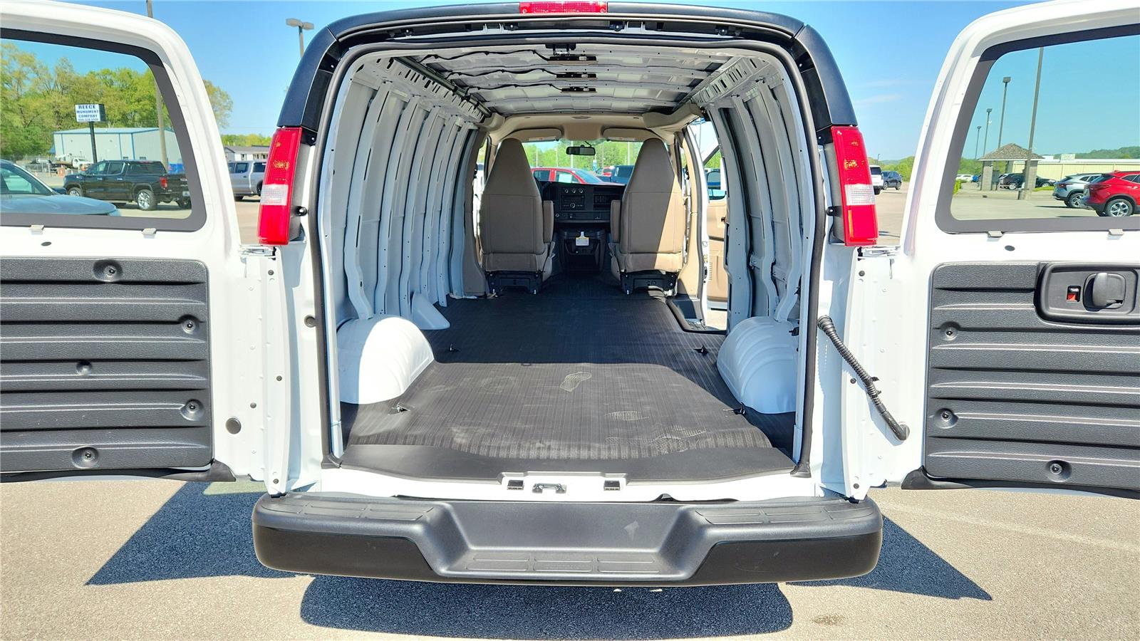 2026 Chevrolet Express Cargo Work Van - Photo 9