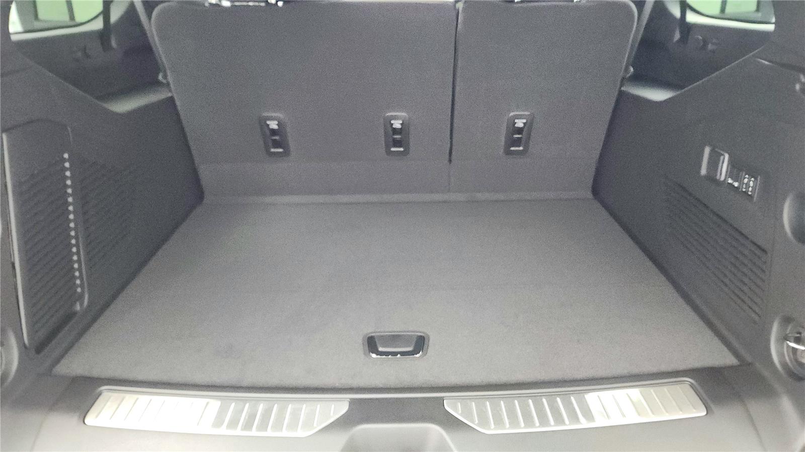 2026 Chevrolet Suburban Premier - Photo 45