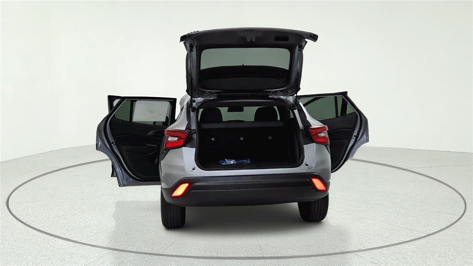 2026 Chevrolet Trax LT - Photo 13