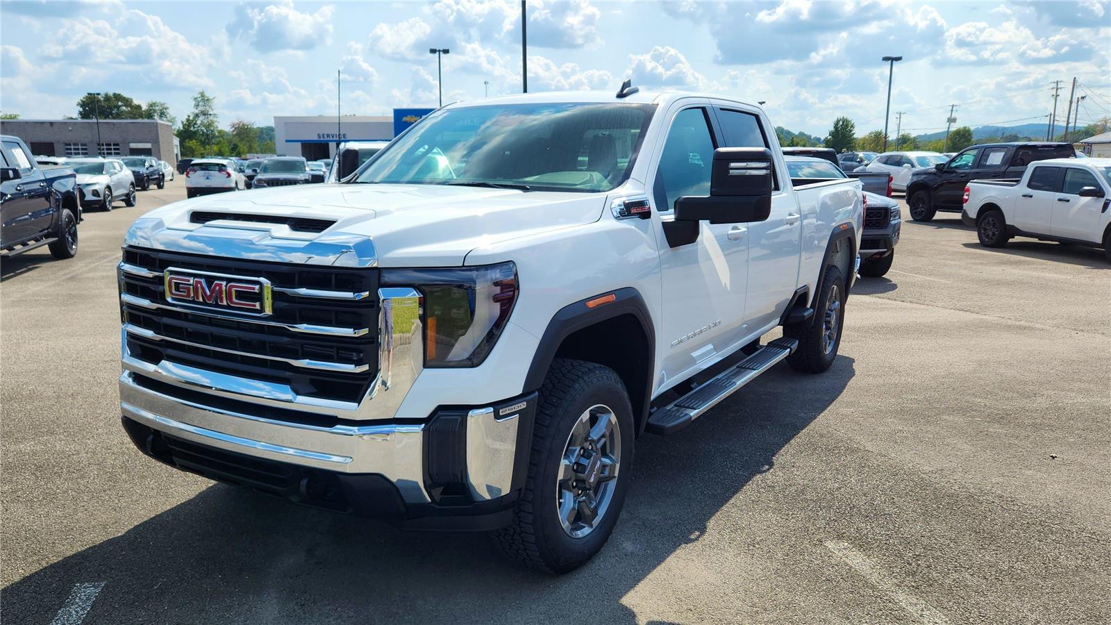 2025 Gmc Sierra 2500 HD SLE photo 4