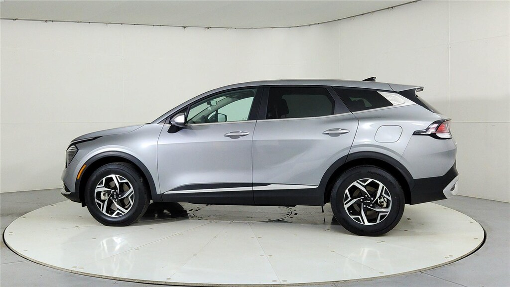 Used 2024 Kia Sportage LX SUV
