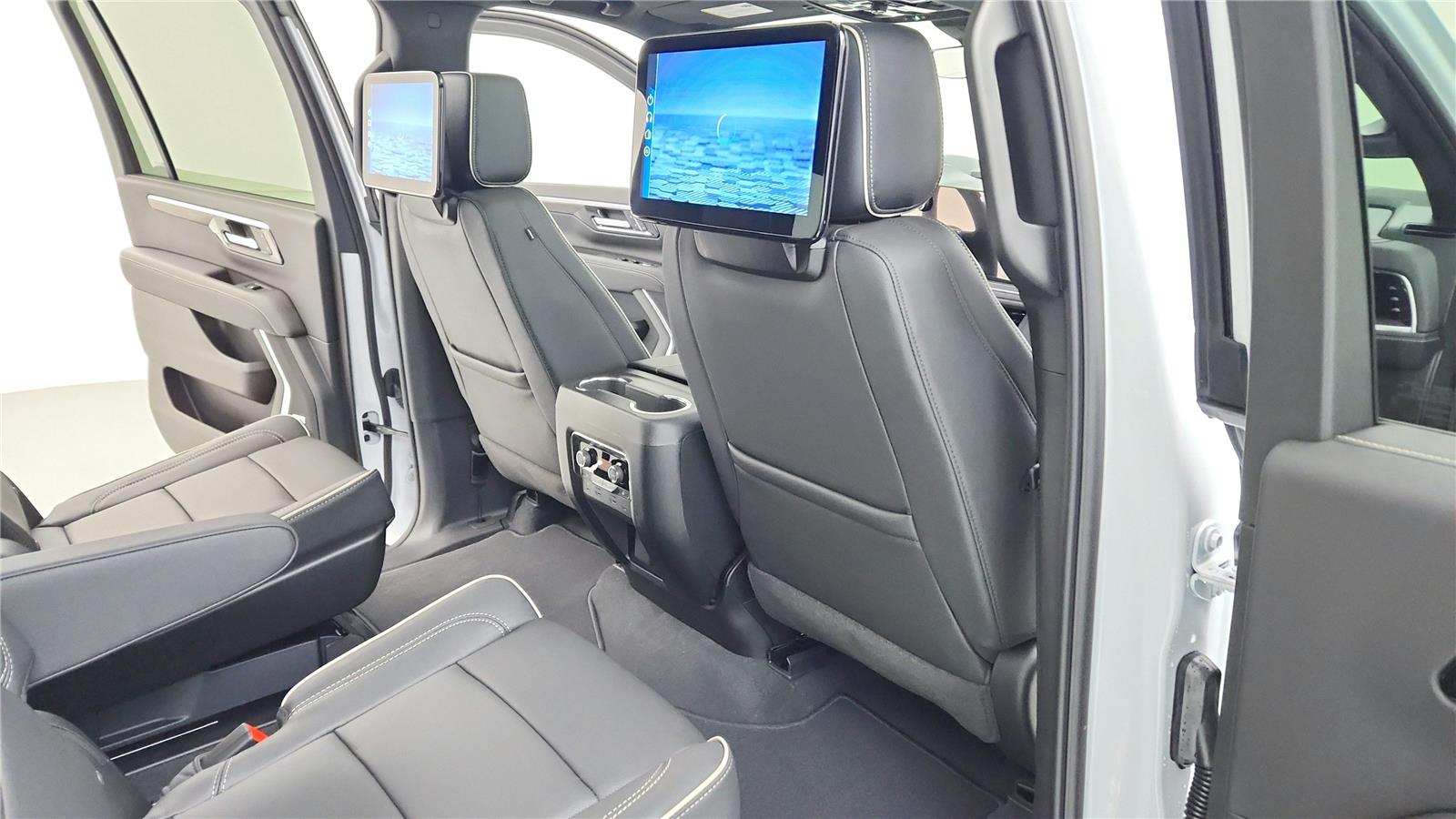 2026 Chevrolet Suburban Premier - Photo 28