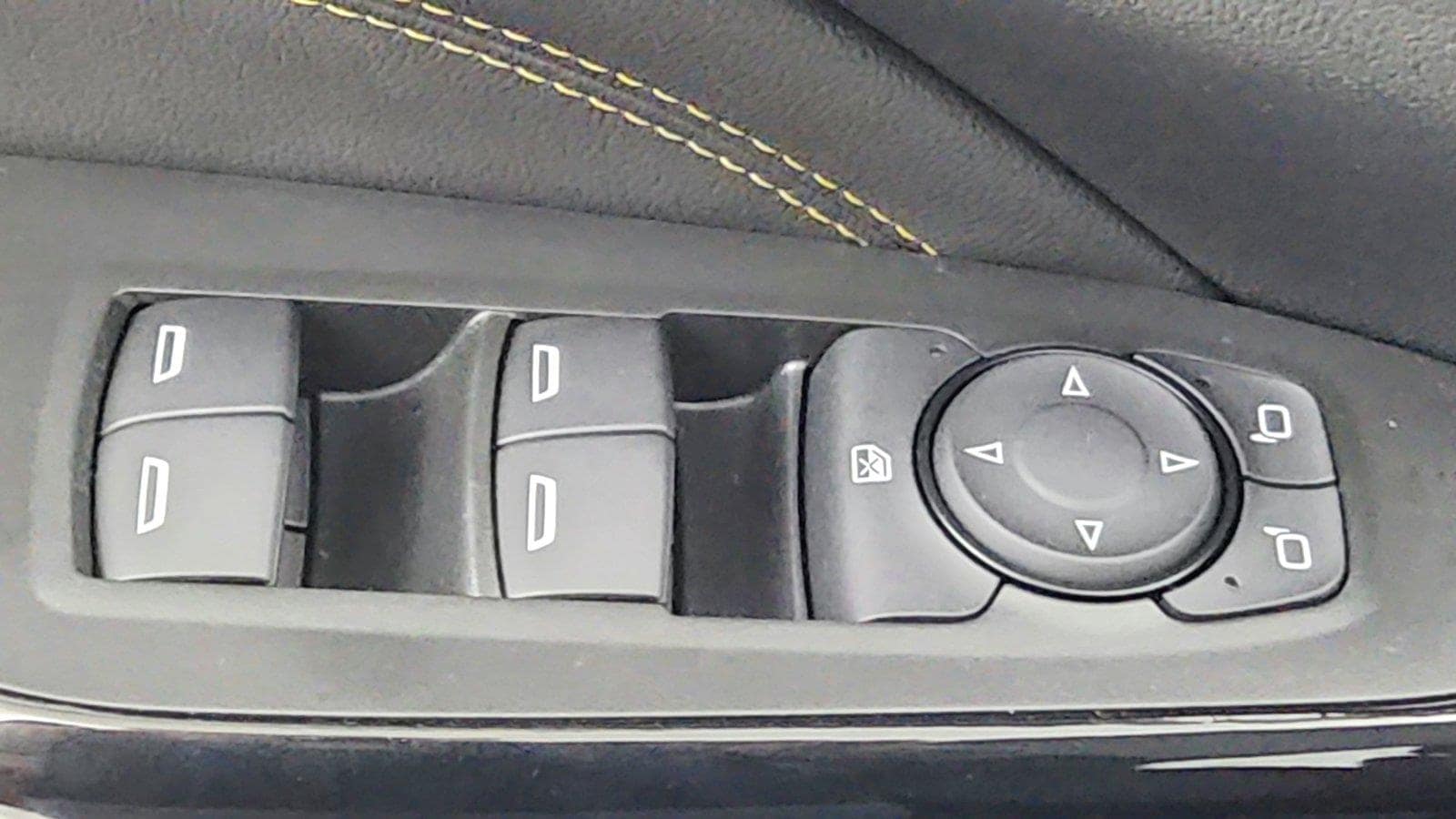 2026 Chevrolet Trax LT - Photo 18