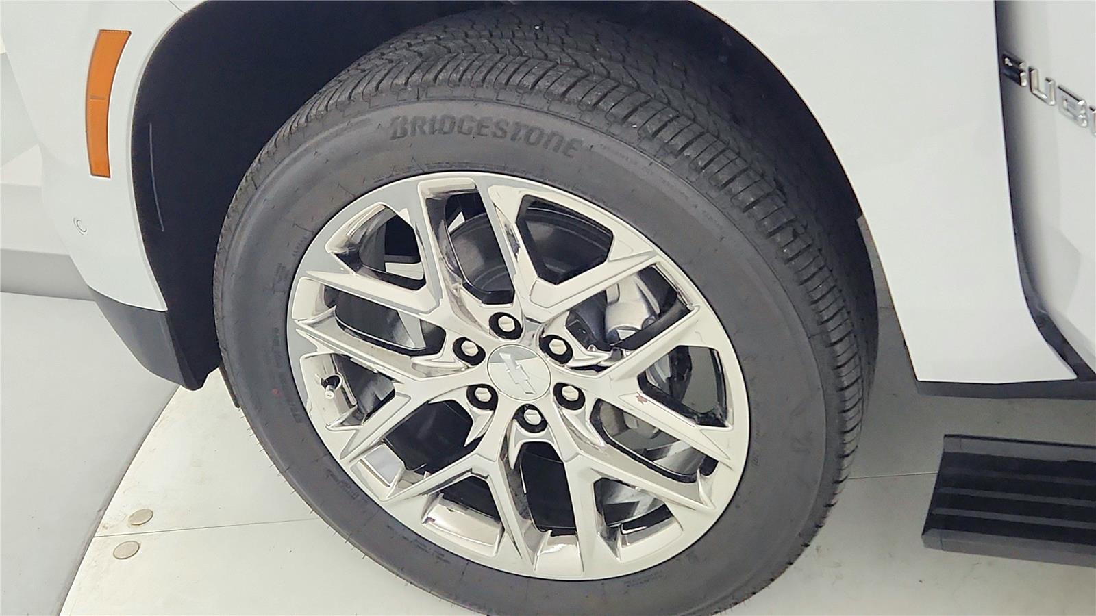 2026 Chevrolet Suburban Premier - Photo 39