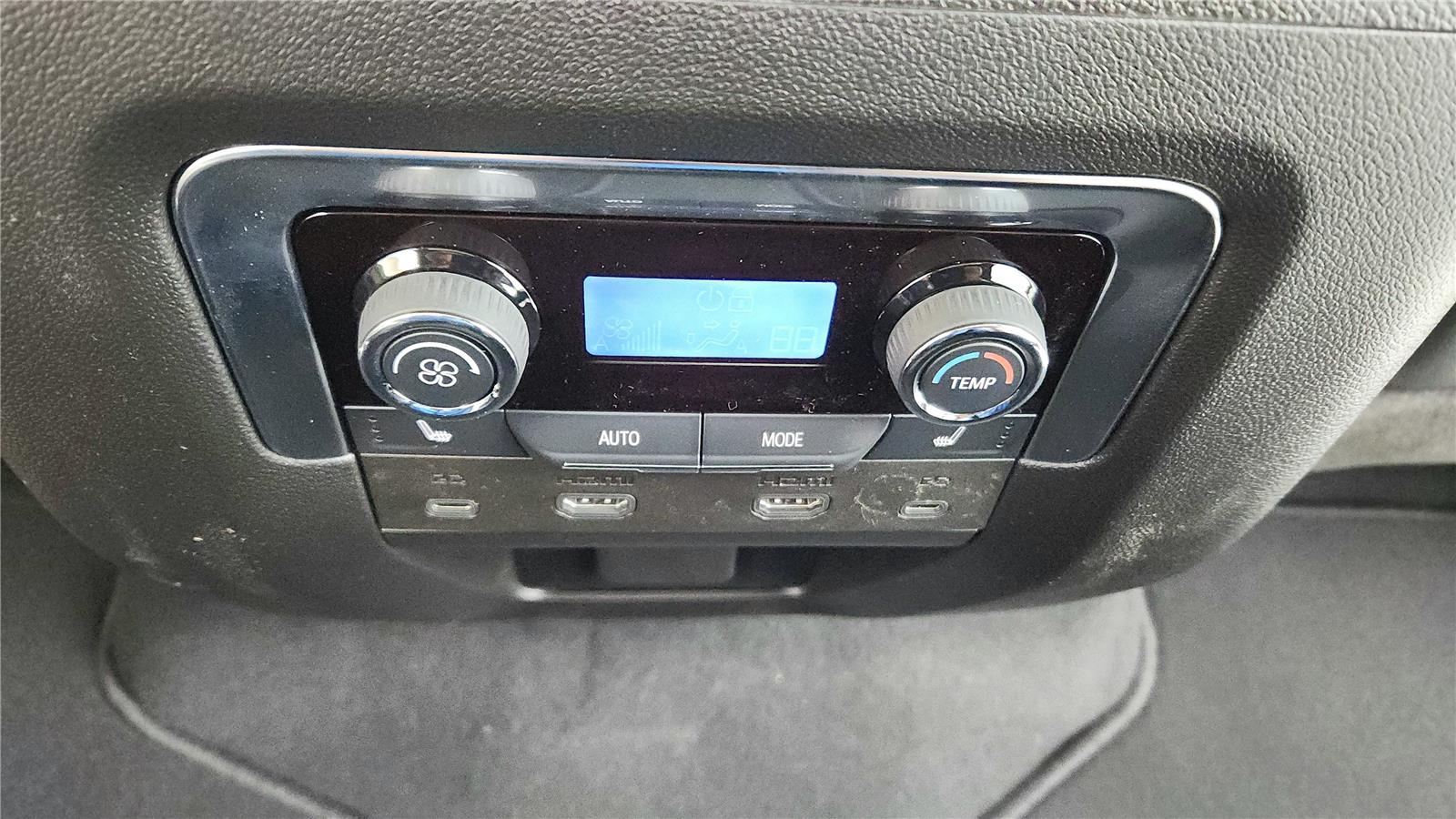 2026 Chevrolet Suburban Premier - Photo 25