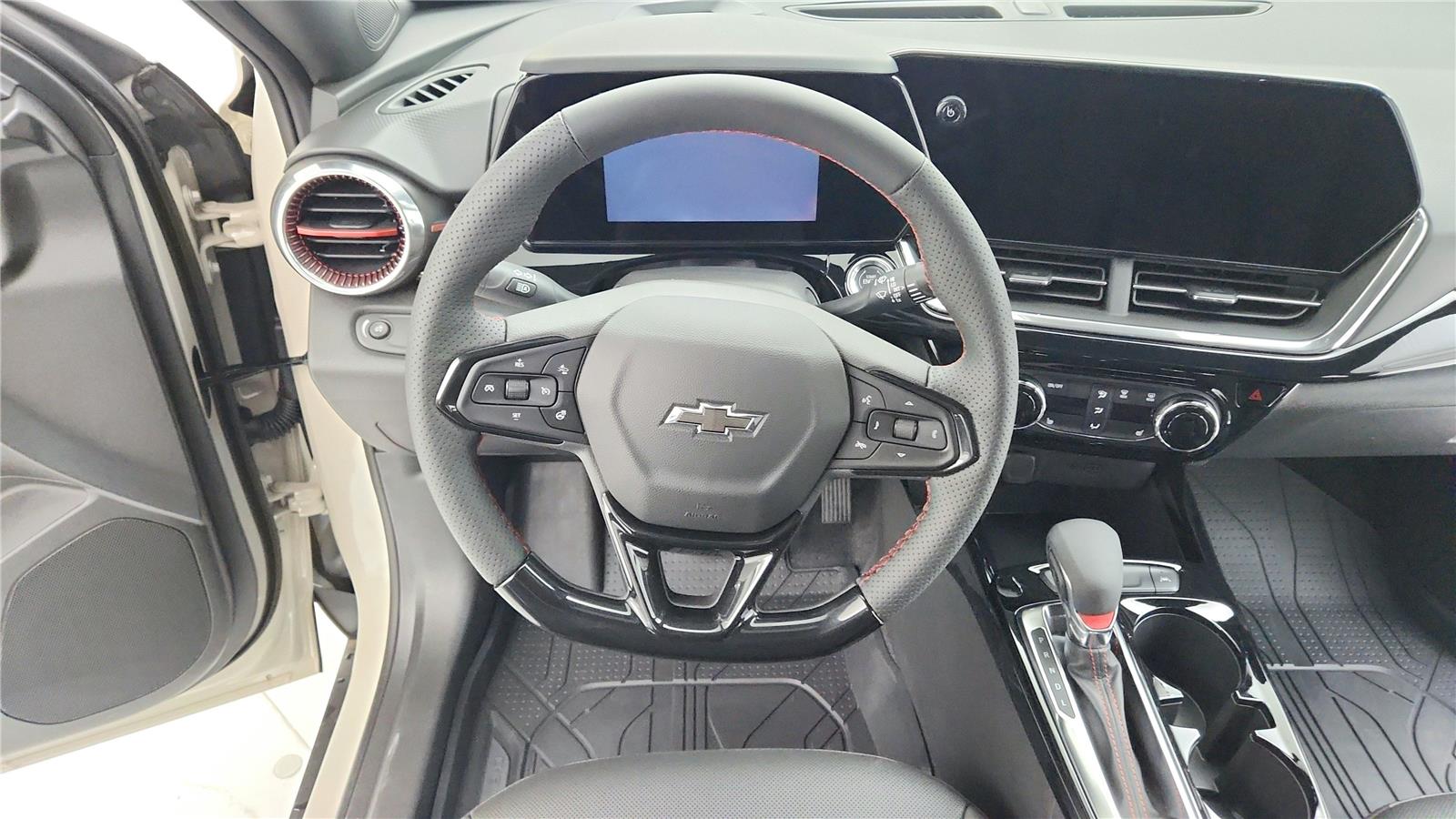 2026 Chevrolet Trax RS - Photo 21