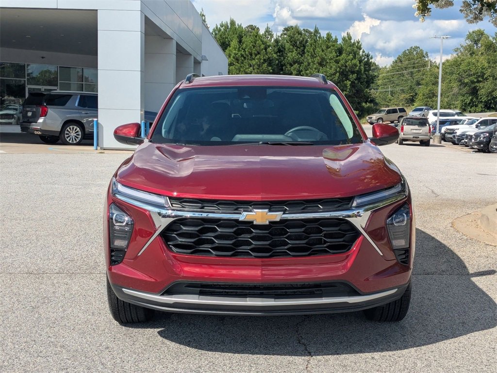 2024 Chevrolet Trax LT photo 2