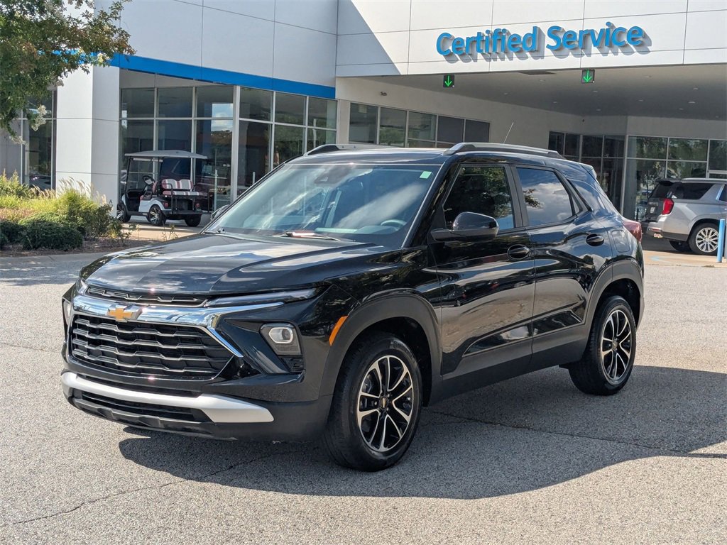 2024 Chevrolet Trailblazer LT photo 2