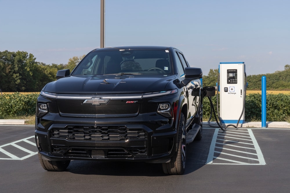 2025_Silverado_EV.jpg