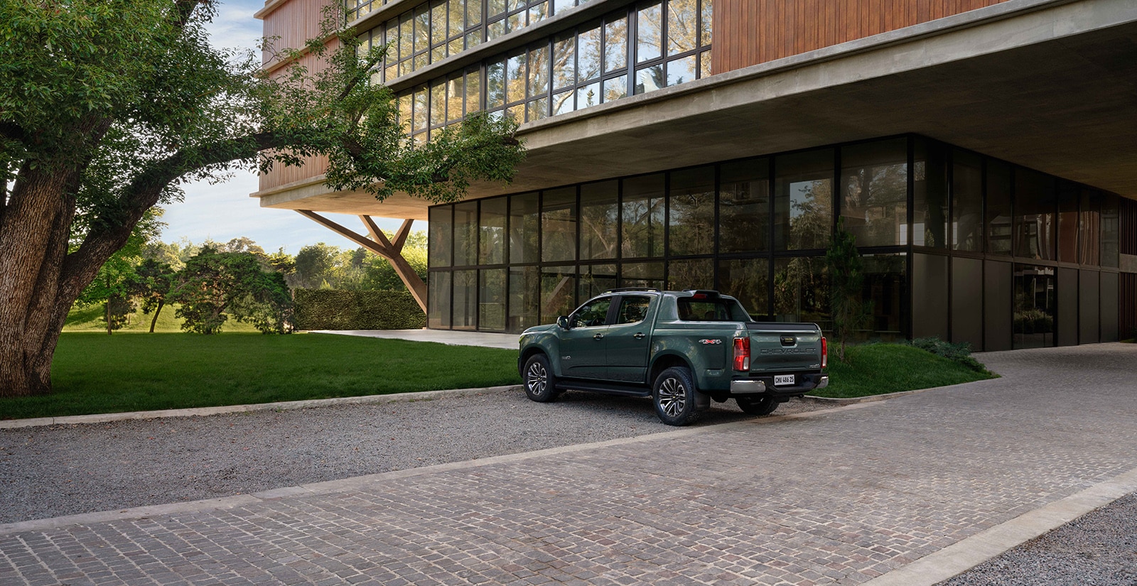 LC_Chevy_Holiday_2025_Chevy_Colorado.jpg