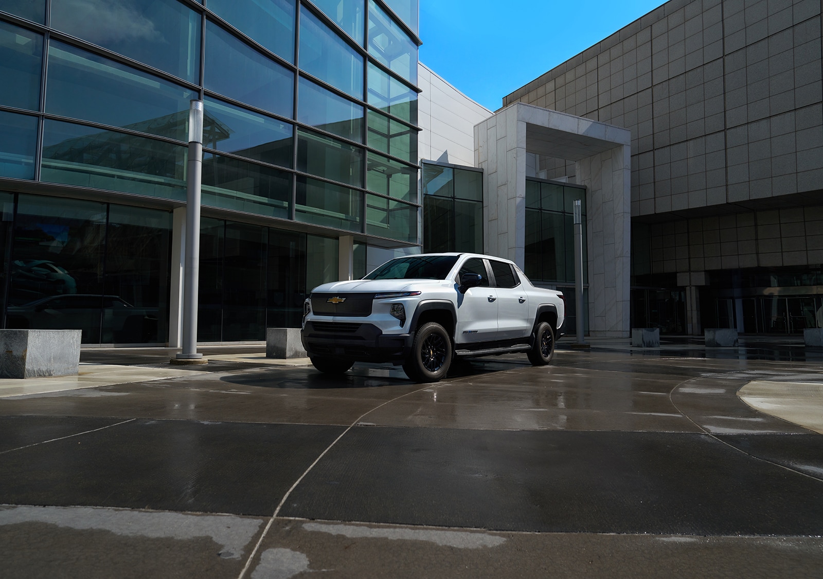 2024_Silverado_EV.jpg
