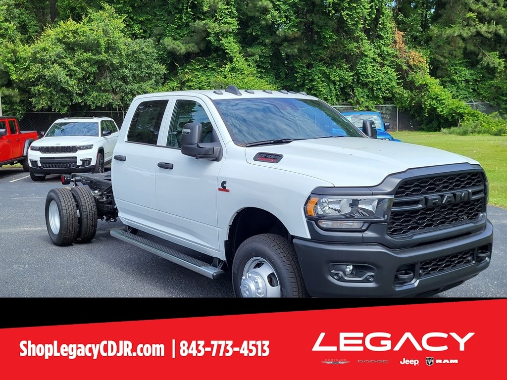 New 2024 Ram 3500 Chassis Cab 3500 TRADESMAN CREW CAB CHASSIS 4X4 60' CA Pickup