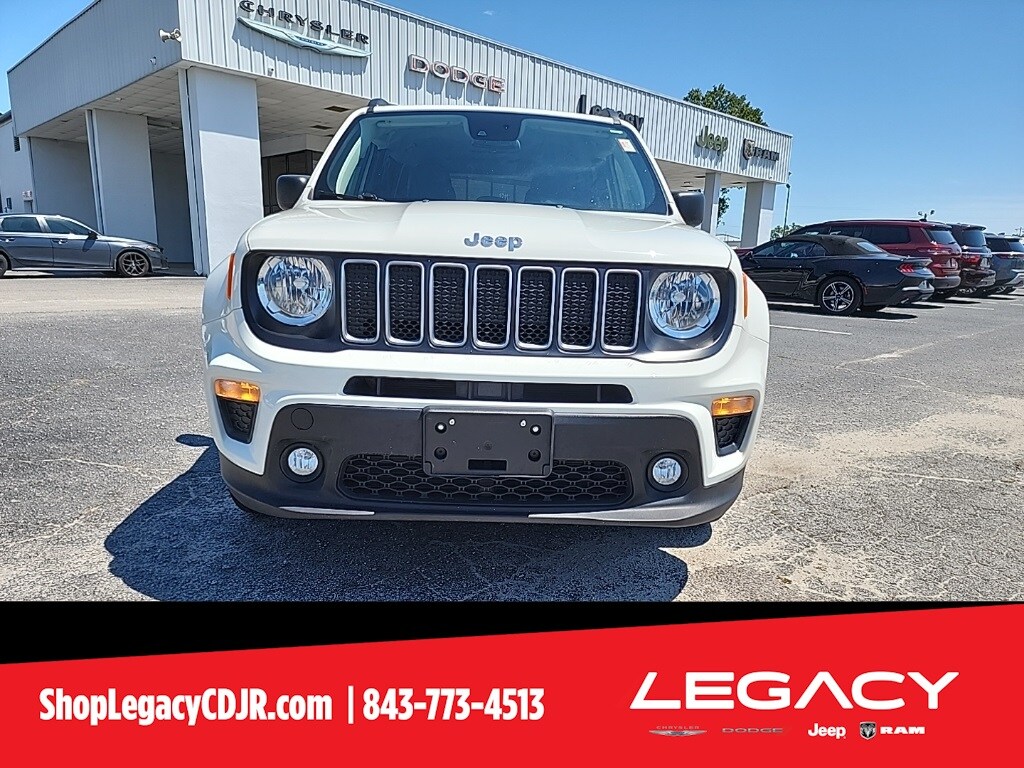 2022 Jeep Renegade Latitude photo 3