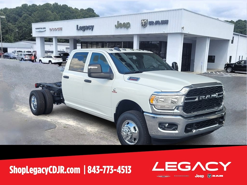 New 2024 Ram 3500 Chassis Cab 3500 TRADESMAN CREW CAB CHASSIS 4X4 60' CA Pickup