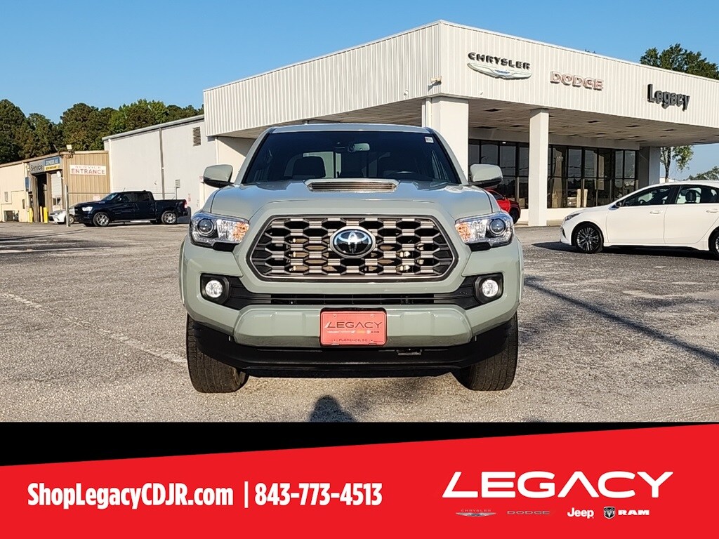 2022 Toyota Tacoma TRD Off-Road photo 3