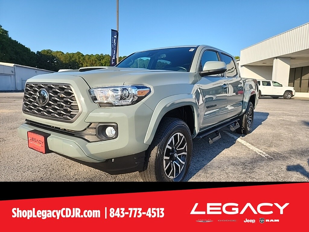 2022 Toyota Tacoma TRD Off-Road photo 2
