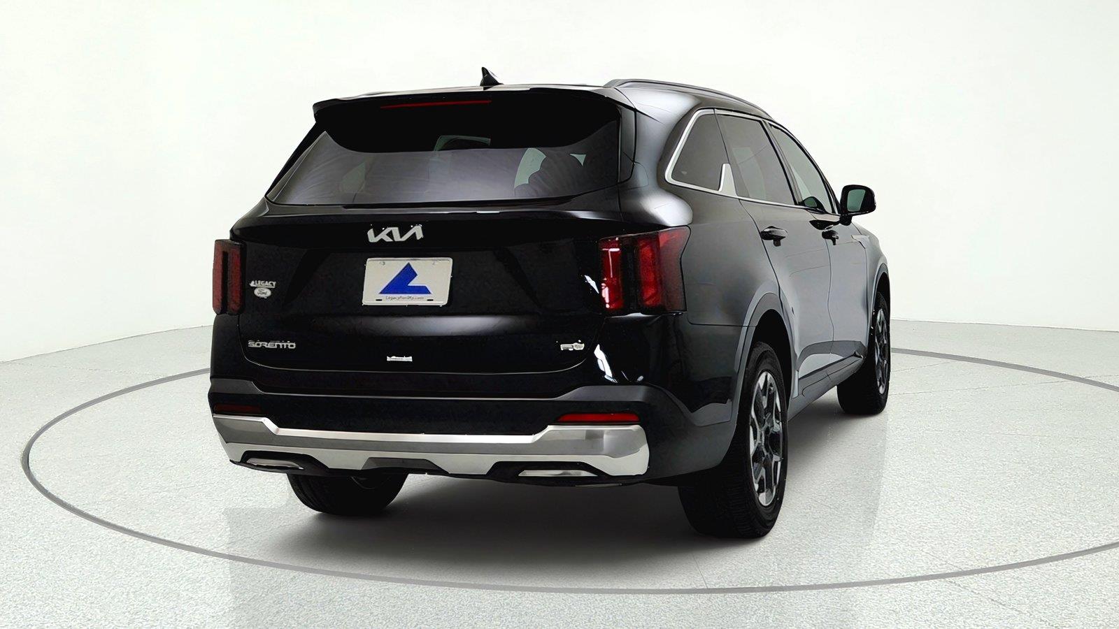 2025 Kia Sorento S - Photo 11