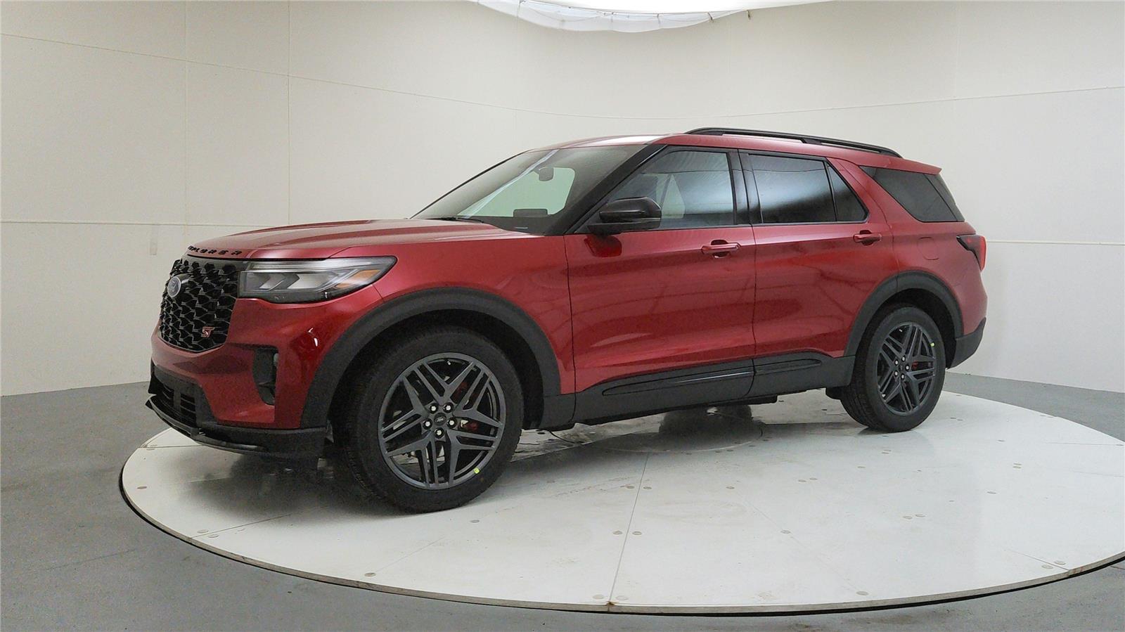 2025 Ford Explorer ST photo 2