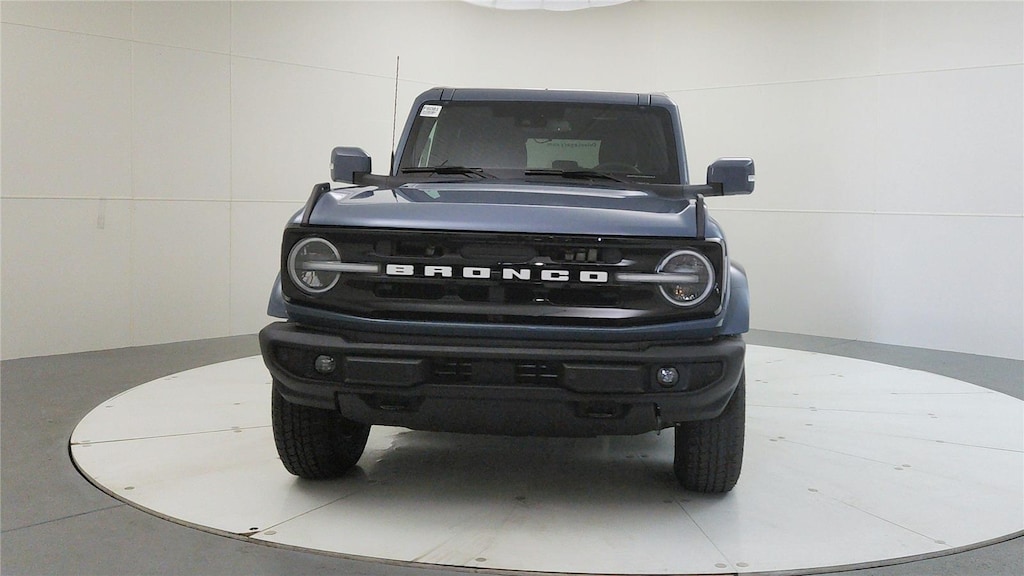 New 2025 Ford Bronco Outer Banks SUV