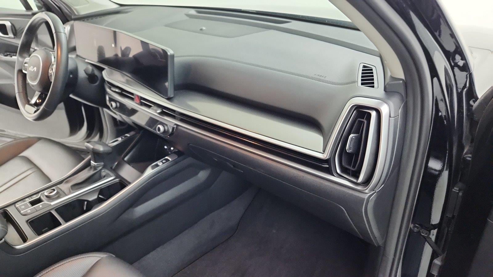2025 Kia Sorento S - Photo 30