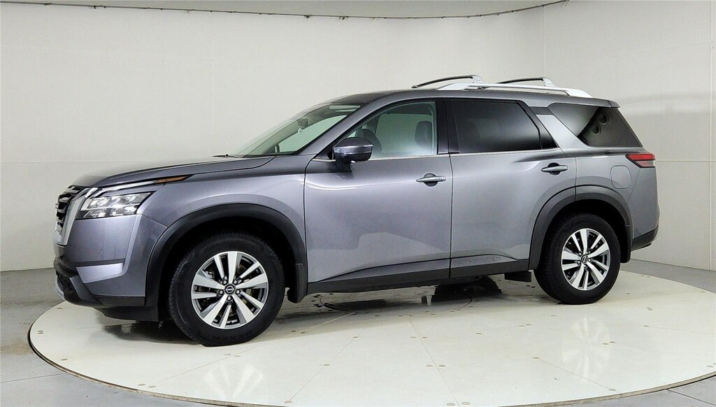 Used 2023 Nissan Pathfinder SL SUV