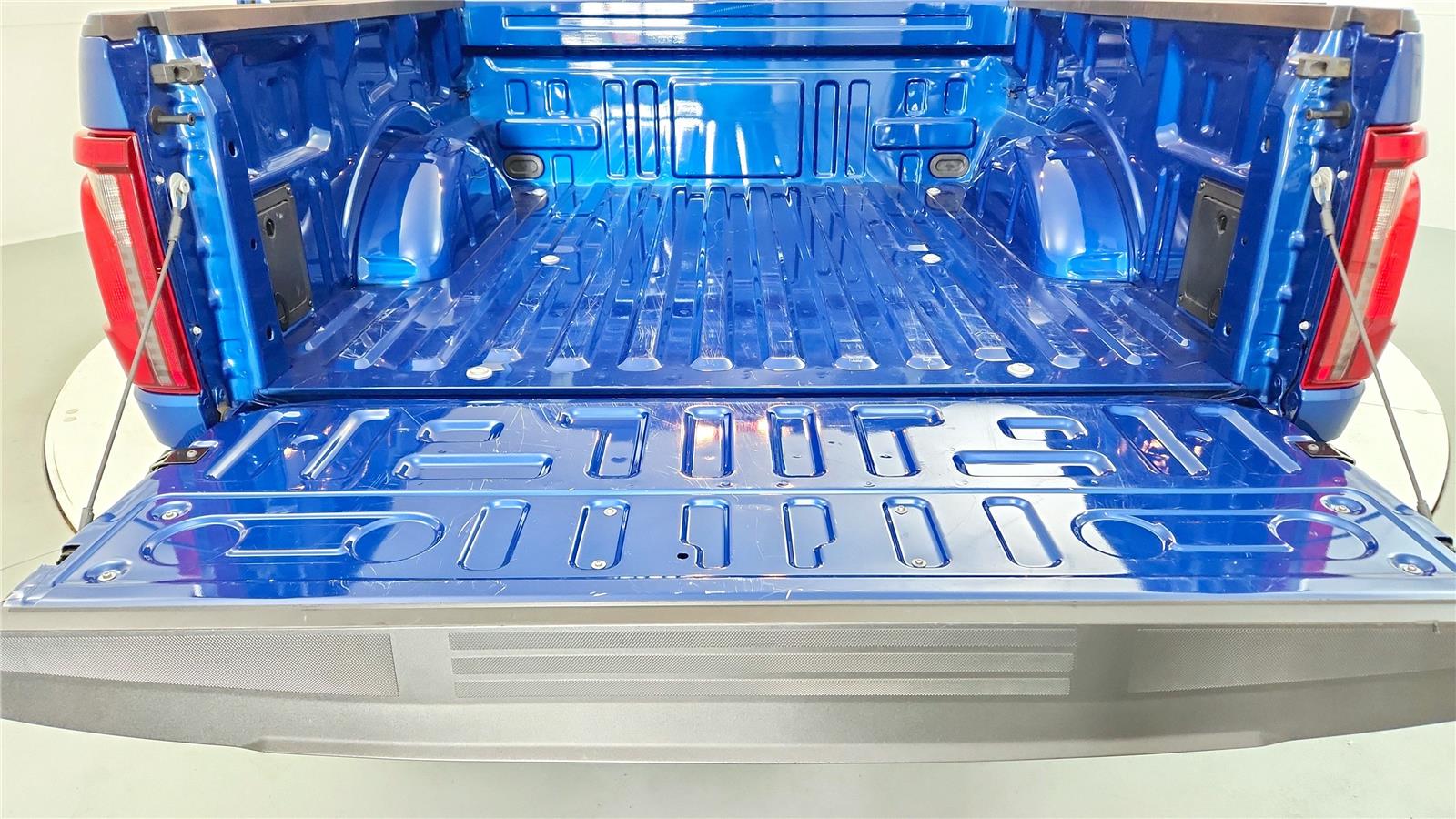 2025 Ford F-150 XLT - Photo 12