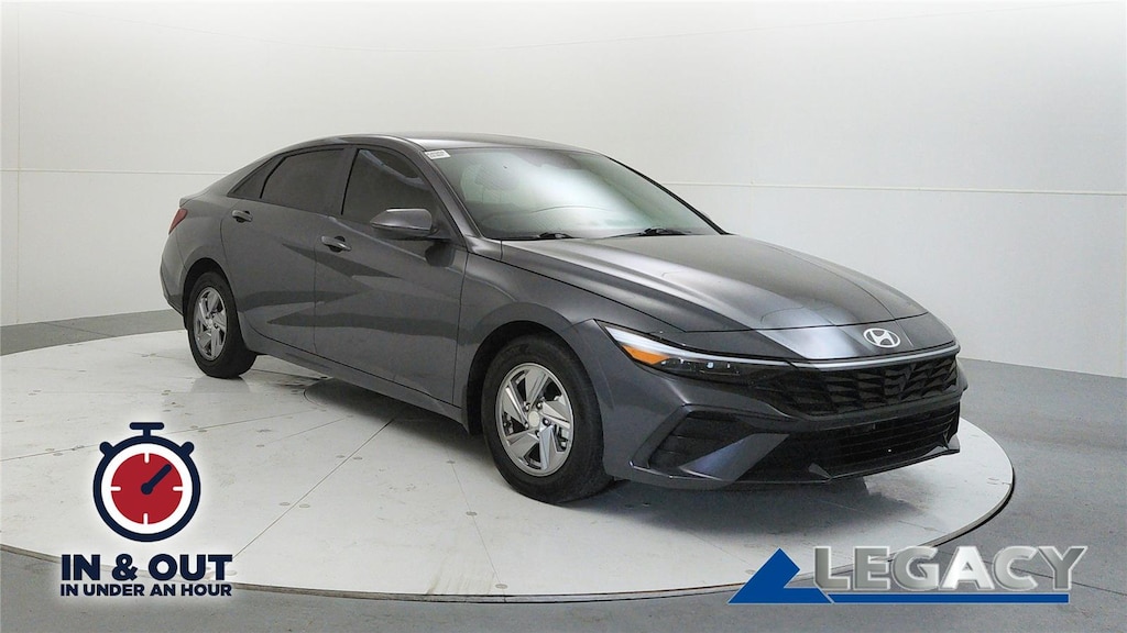 Used 2024 Hyundai Elantra SE Sedan