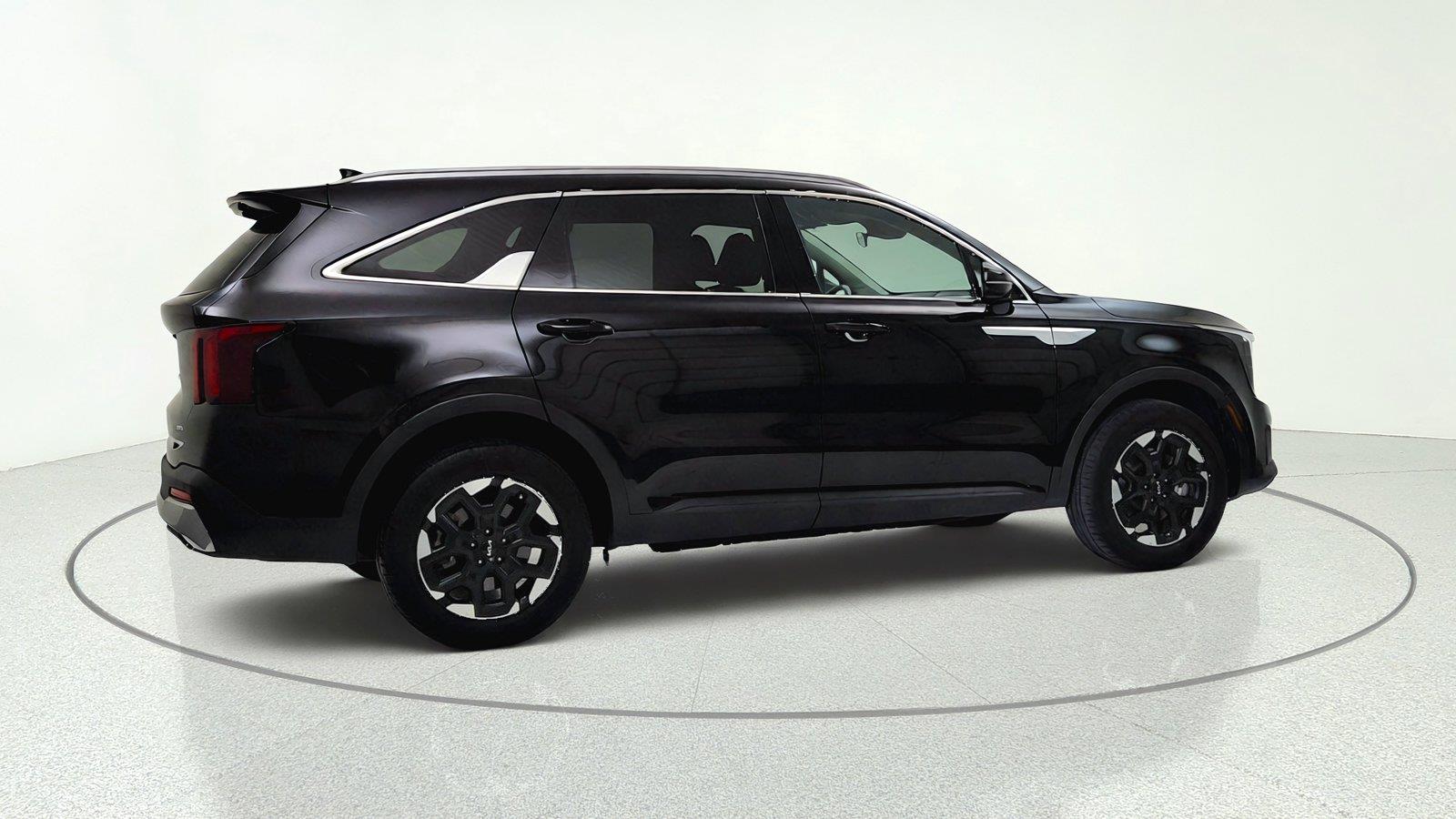 2025 Kia Sorento S - Photo 13