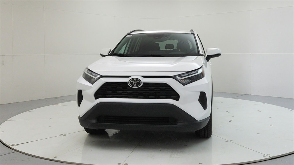 Used 2022 Toyota RAV4 XLE with VIN 2T3P1RFV8NW291305 for sale in Corbin, KY