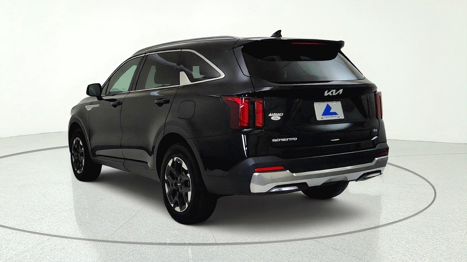 2025 Kia Sorento S - Photo 9