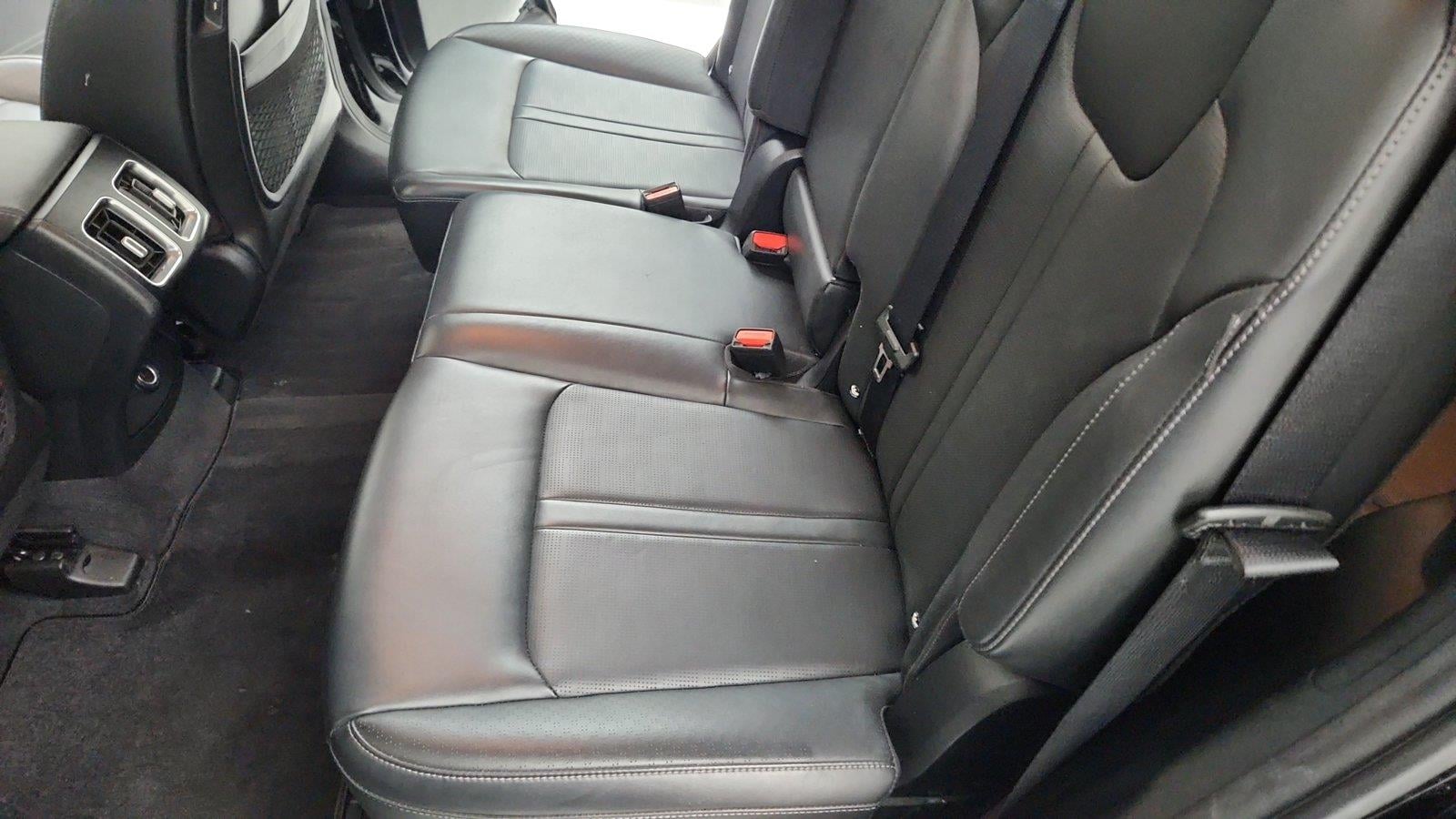 2025 Kia Sorento S - Photo 24