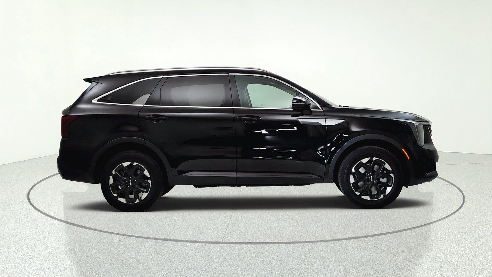 2025 Kia Sorento S - Photo 14