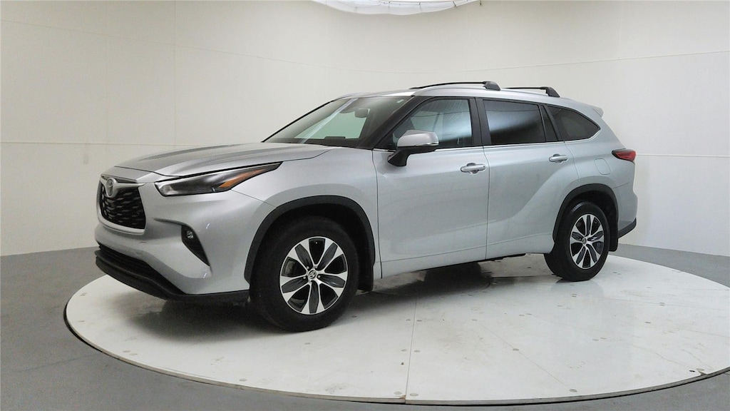 Used 2023 Toyota Highlander XLE SUV
