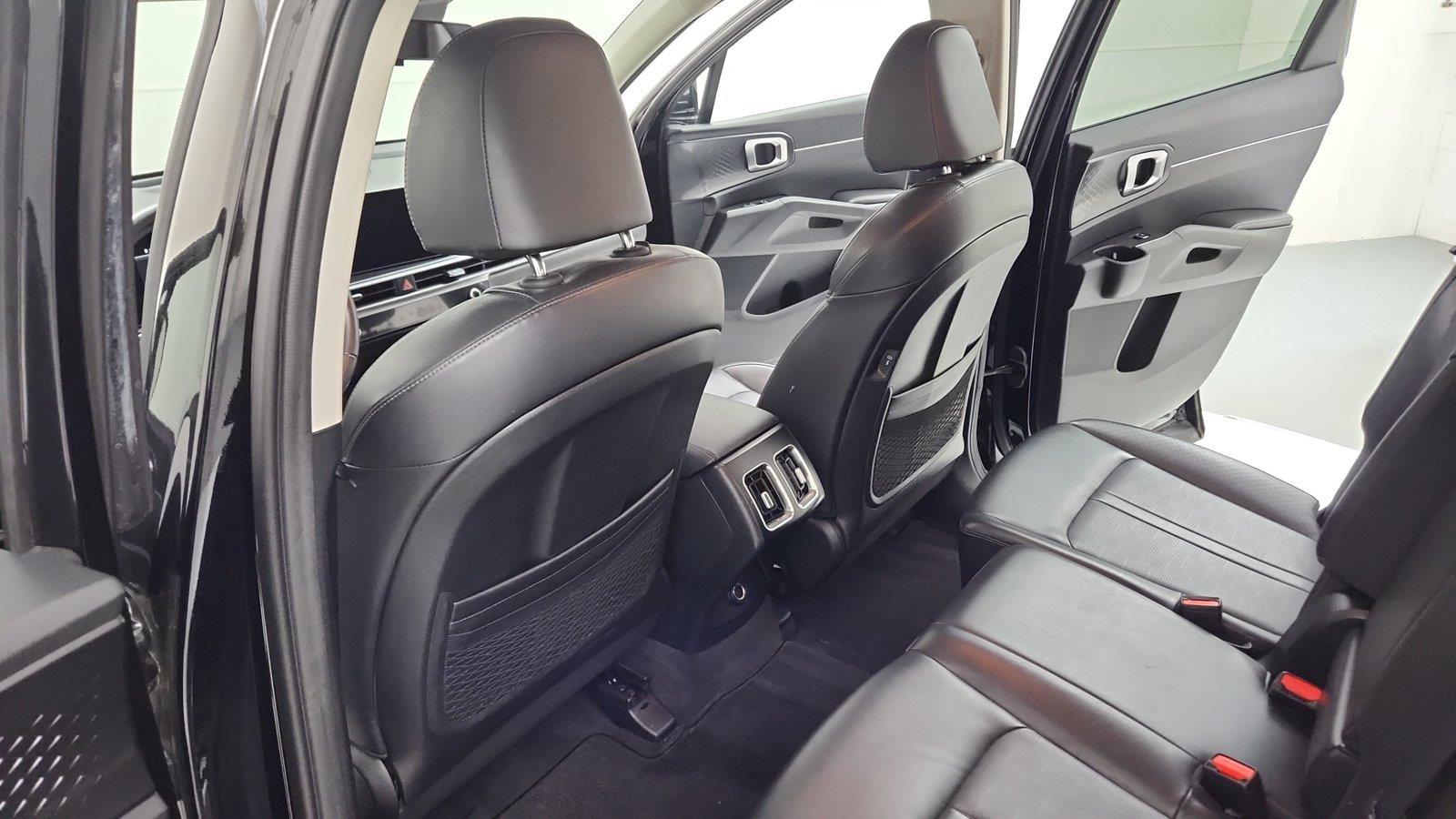 2025 Kia Sorento S - Photo 23