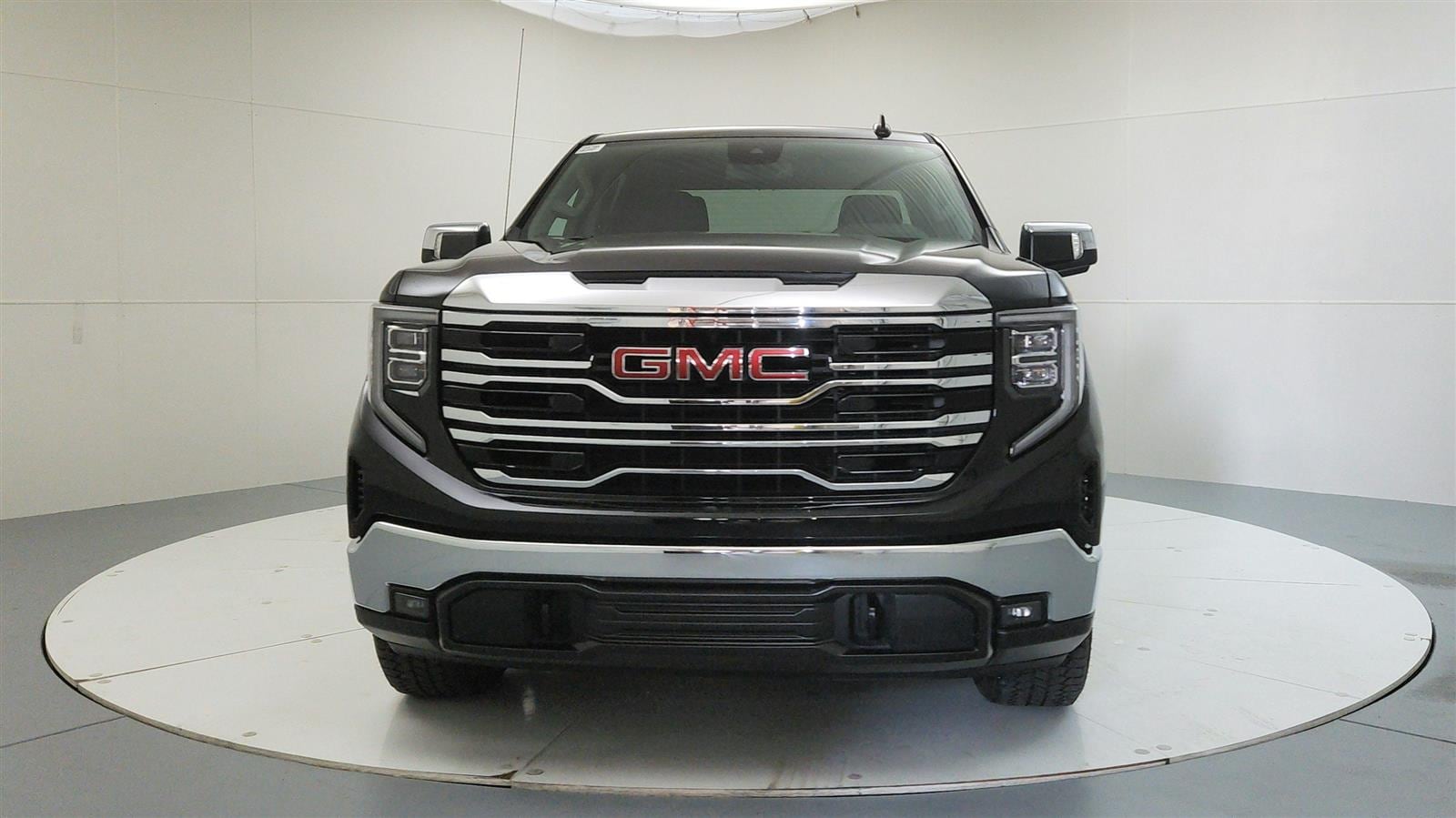 Used 2024 GMC Sierra 1500 SLT with VIN 3GTUUDED9RG115262 for sale in Corbin, KY