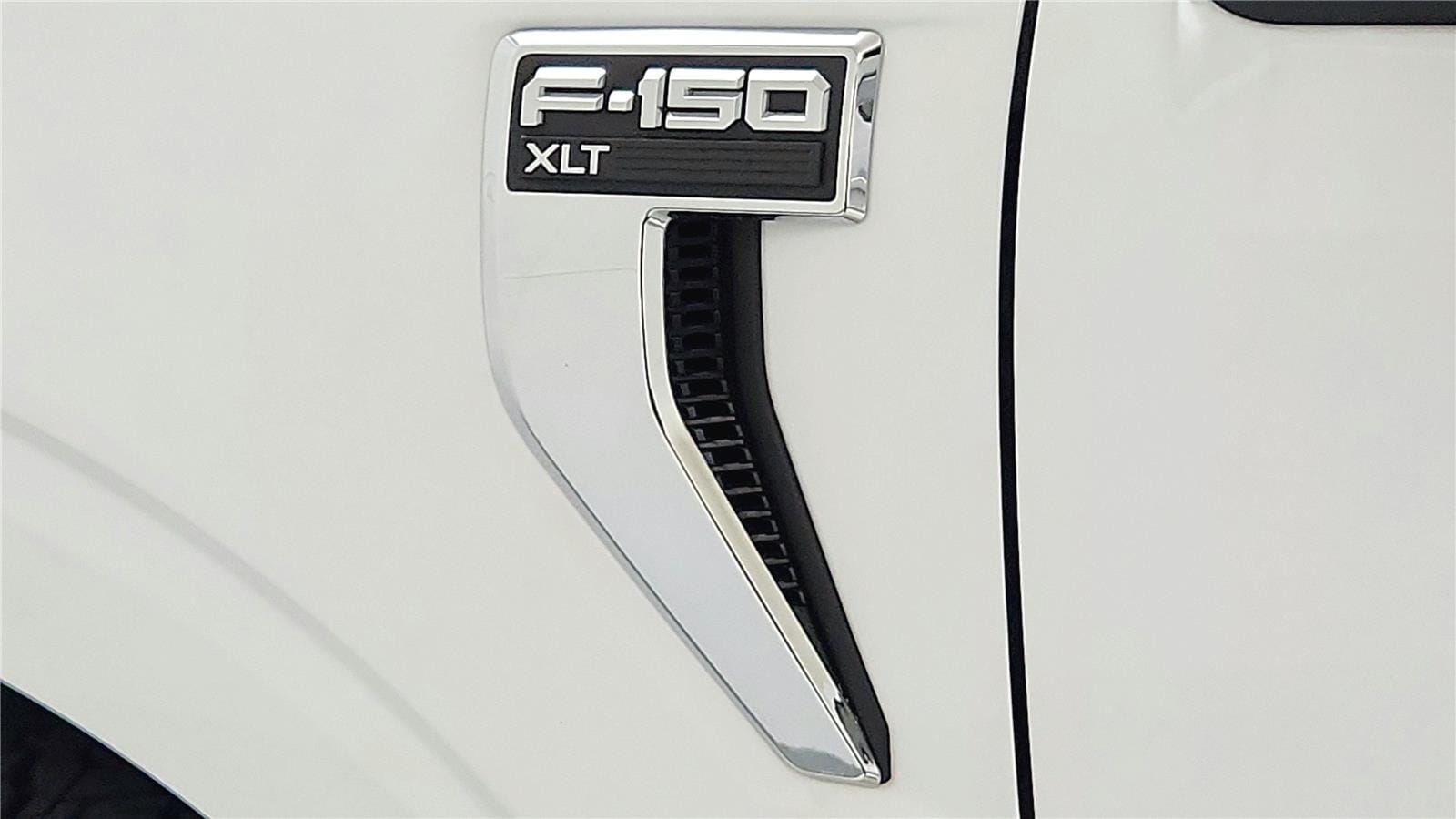 2023 Ford F-150 XLT - Photo 13