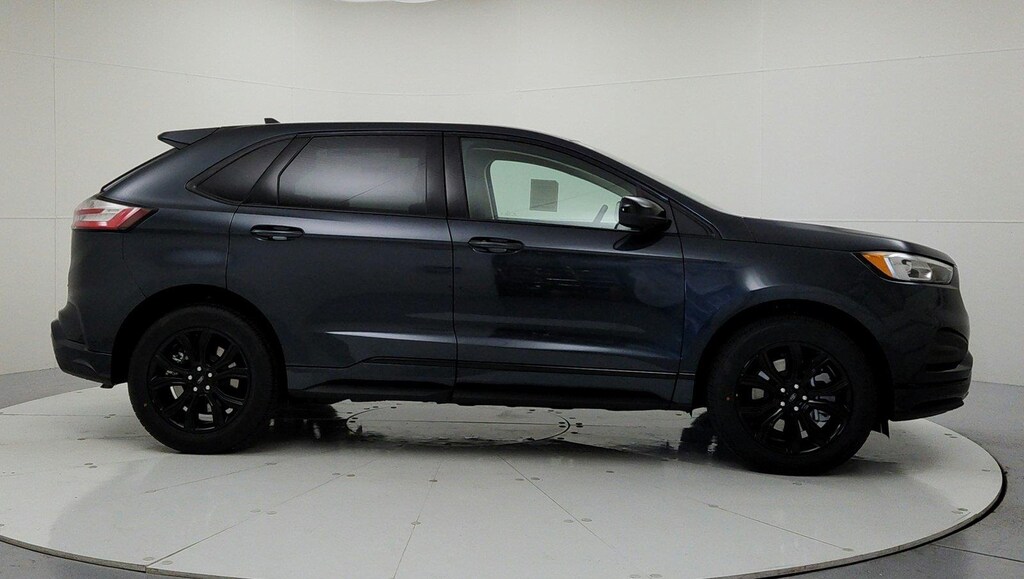 Used 2024 Ford Edge SE SUV