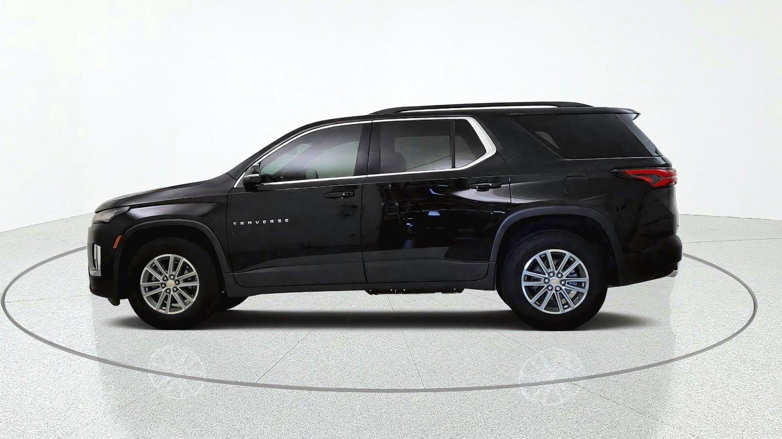 Used 2023 Chevrolet Traverse LT Cloth SUV