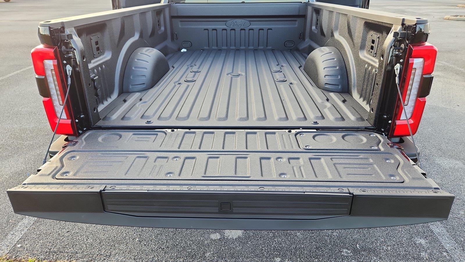 New 2027 Ford Super Duty F-450 DRW Platinum Truck