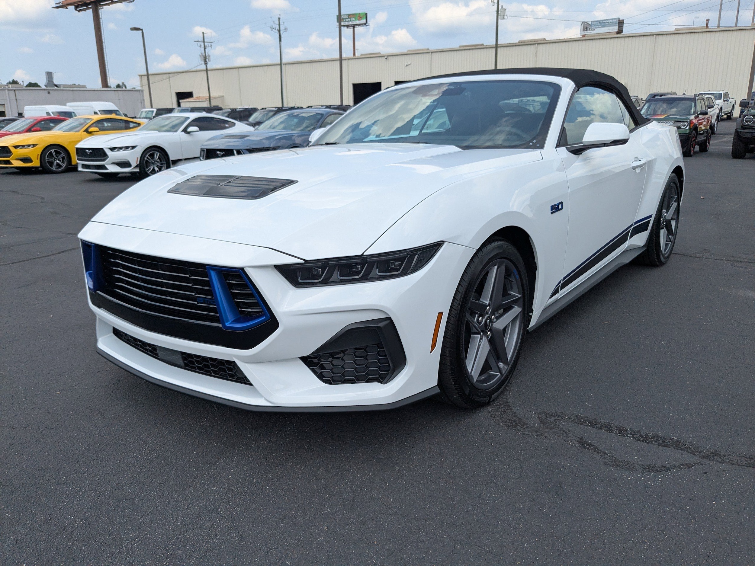 2025 Ford Mustang GT Premium Convertible - Photo 7