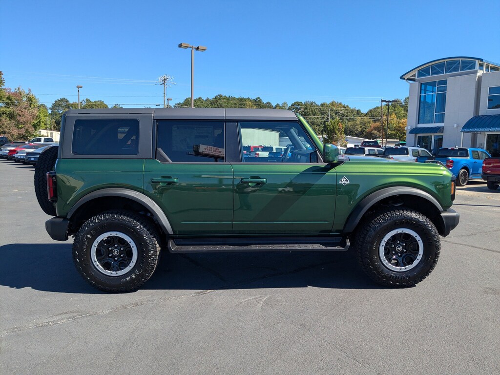 New 2025 Ford Bronco Outer Banks SUV