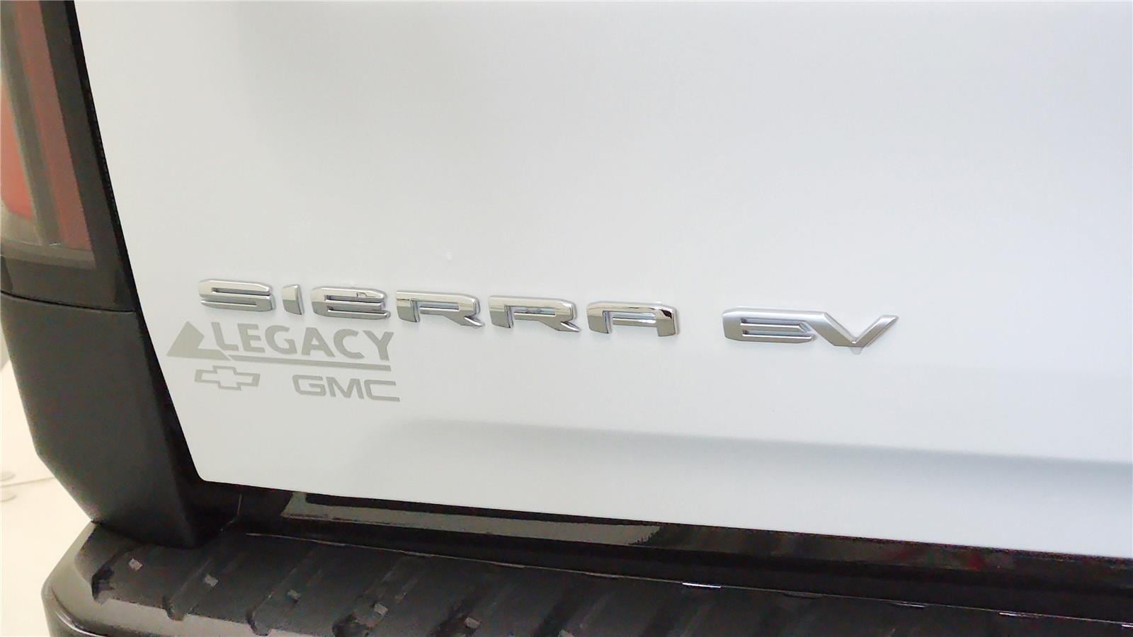 2026 GMC Sierra EV Elevation - Photo 32