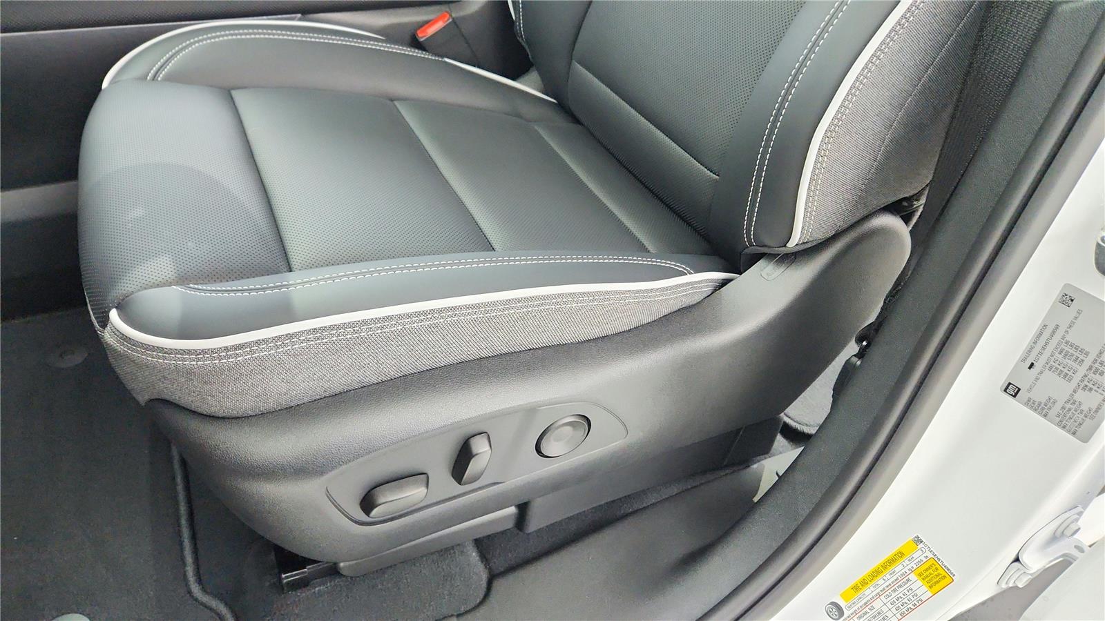 2026 GMC Sierra EV Elevation - Photo 23