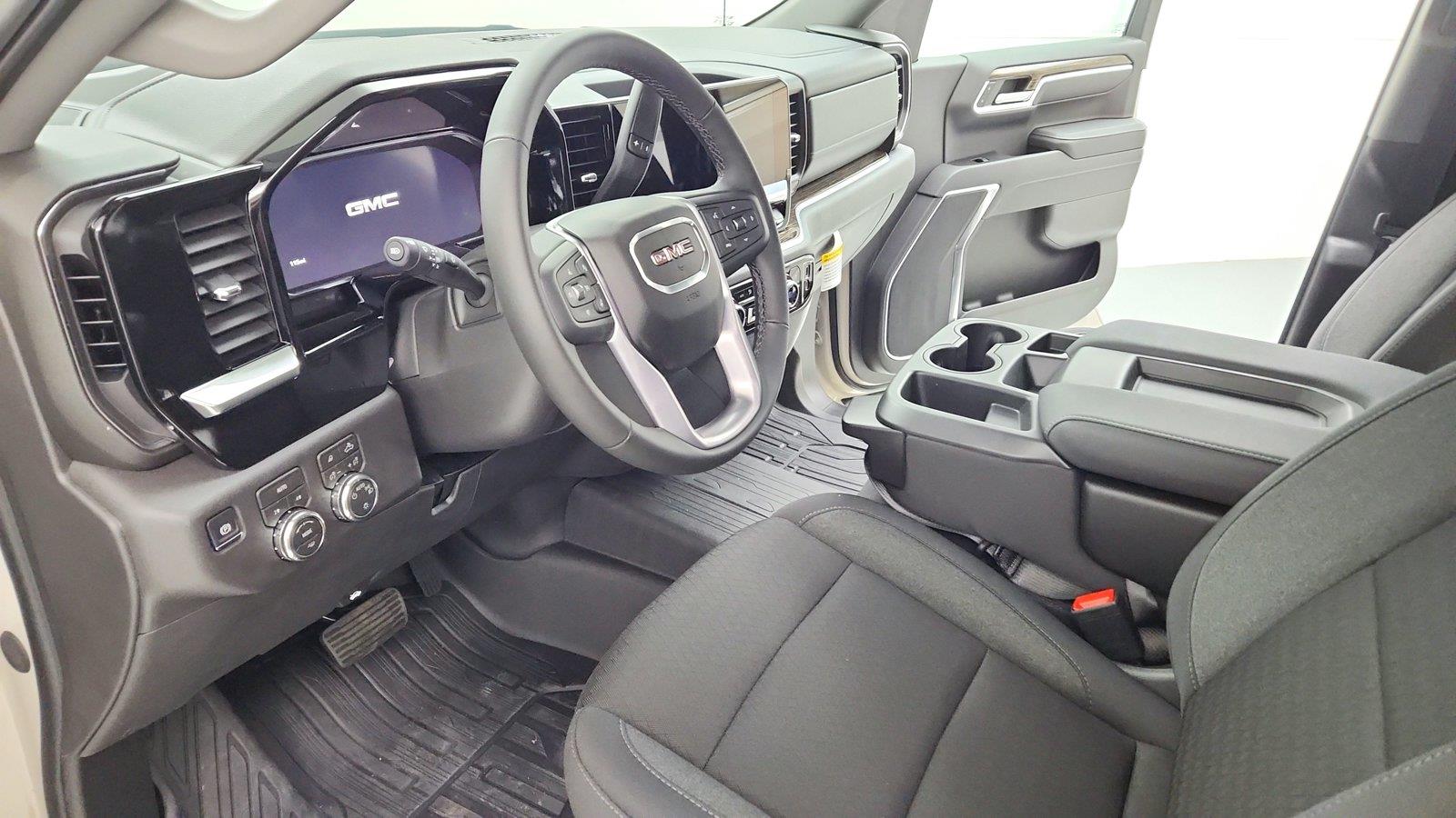 2026 GMC Sierra 1500 SLE - Photo 17