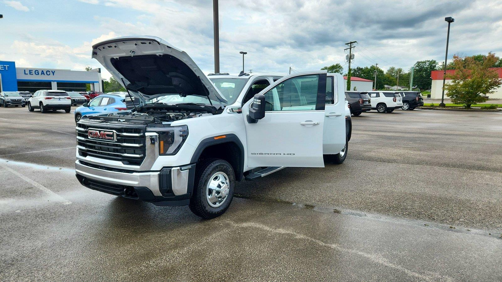 2026 GMC Sierra 3500HD SLE - Photo 8