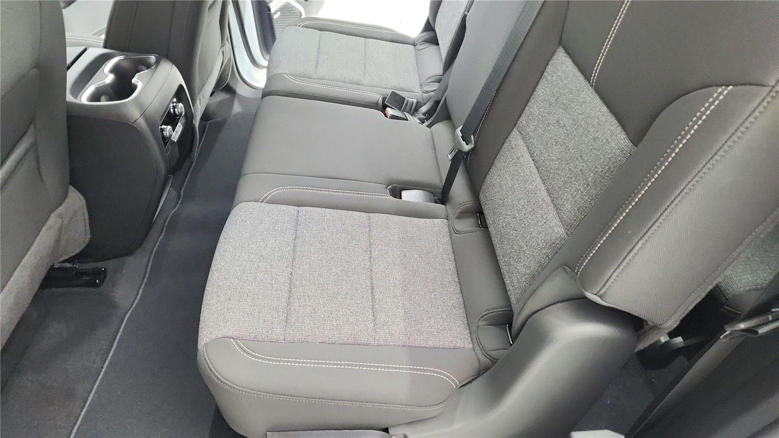 2026 GMC Acadia Elevation - Photo 14